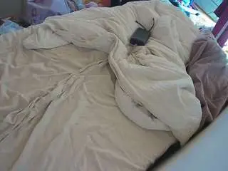 Camsoda Live Sex of voyeurcam-julmodels-whitebed-4