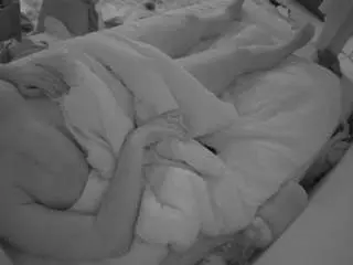 Camsoda Nude Webcam of voyeurcam-julmodels-whitebed-4