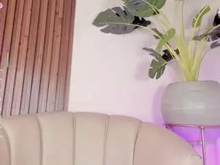 Camsoda Free Porn Cam of kenay-fox