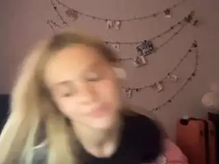 Camsoda Watch Live Sex Cams of alliebergum