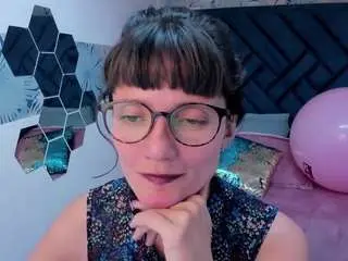 Camsoda Adult Webcams of valery-more