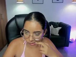 Camsoda Nude Webcam of alana-martiins