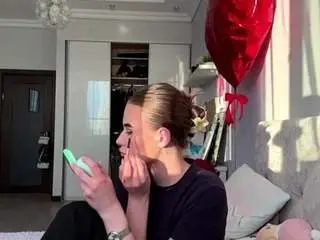 Camsoda Live Porn of mamiebreedan