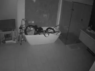 Camsoda Free Porn Cam of voyeurcam-casa-salsa-bathroom-4