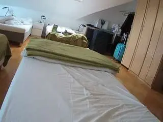 Camsoda Live Porn of voyeurcam-julmodels-bed-1