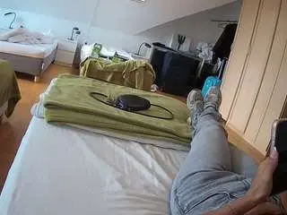 Camsoda Nude Webcam of voyeurcam-julmodels-bed-1