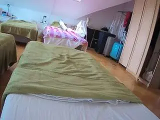 Camsoda Watch Live Sex Cams of voyeurcam-julmodels-bed-1