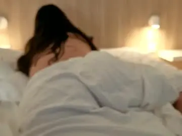 Chaturbate Live Sex Cam of chillwithcamii