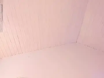 Chaturbate Live Sex Cam of lyana_xz