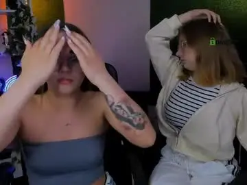 Chaturbate Live Sex Cam of kiki_swan