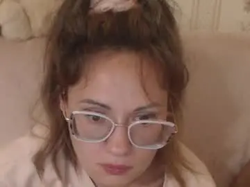 Chaturbate Live Sex Cam of candylady136