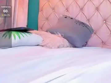 Chaturbate Live Sex Cam of camila_titsx