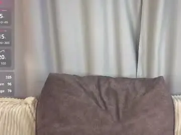 Chaturbate Live Sex Cam of alyshaplescia