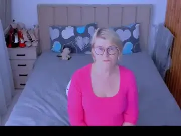 Chaturbate Live Sex Cam of sabrinamacmarren