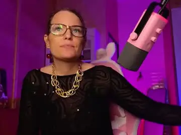Chaturbate Nude Webcam of findom_lady_shine
