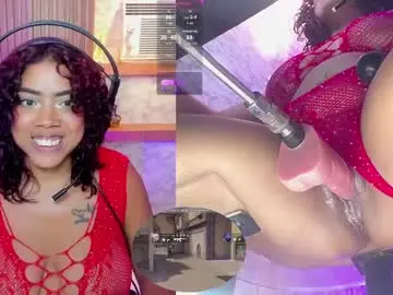 Chaturbate Live Sex Cam of ninacapelli