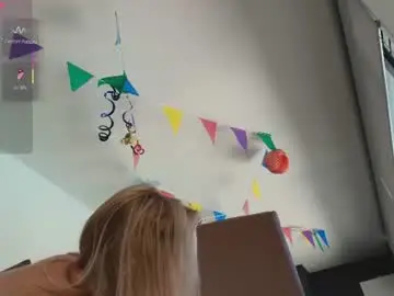 Chaturbate Live Sex Cam of angel_danm_milf