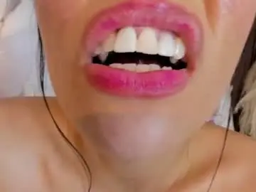 Chaturbate Free Porn Cam of hannahill69