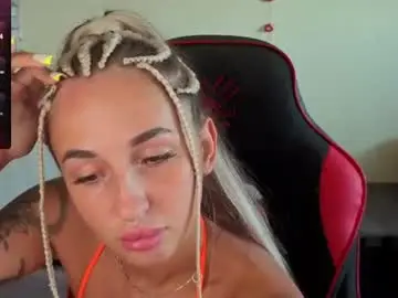 Chaturbate Live Sex Cam of natalyfreman