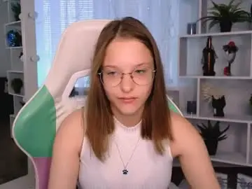 Chaturbate Live Sex Cam of miranda__low
