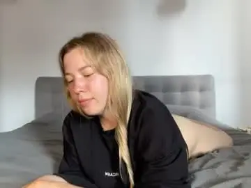 Chaturbate Free Live Porn of alyrasun