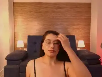 Chaturbate Nude Webcam of lauraruiz1
