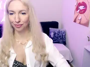 Chaturbate Live Porn of cute_smile_shy