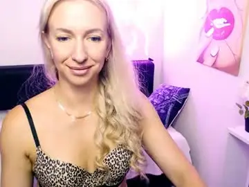 Chaturbate Live Sex Cam of cute_smile_shy