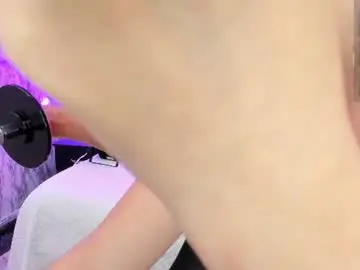 Chaturbate Live Sex Cam of lyen_rae_