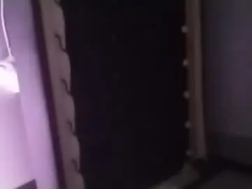 Chaturbate Live Sex of italianpussy7777
