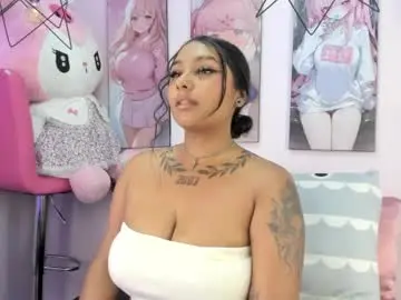 Chaturbate Live Sex Cam of tinna_noa