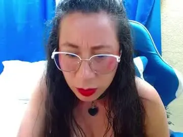 Chaturbate Live Sex Cam of gia_leinn