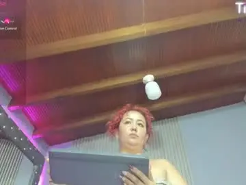 Chaturbate Live Porn of paulinna_curvy