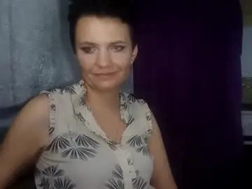 Chaturbate Watch Live Sex Cams of hotmamaqueen234