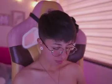 Chaturbate Private Sex Chat of tommy_blue1