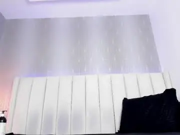 Chaturbate Live Sex Cam of mia_medina