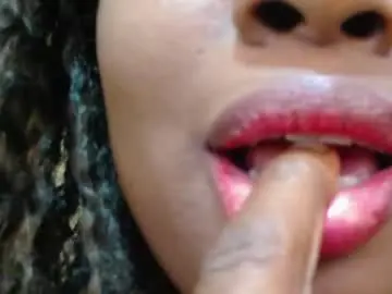 Chaturbate Live Porn of ebony_rizon