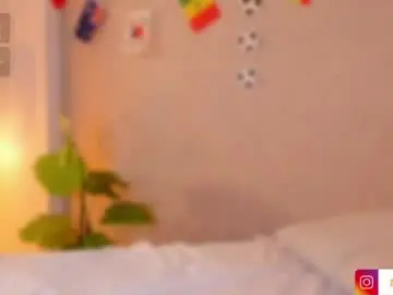 Chaturbate Live Sex Cam of miah_luv