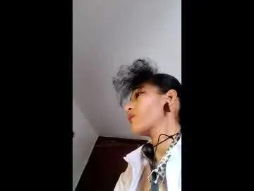 Chaturbate Live Sex Cam of amelie__martinez