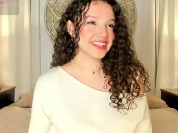 Chaturbate Live Sex Cam of lucylovelyy1