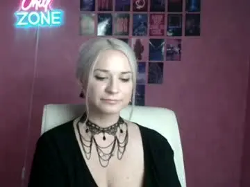 Chaturbate Live Sex Cam of moonsusanna