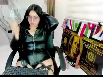 Chaturbate Nude Webcam of queen_findom1