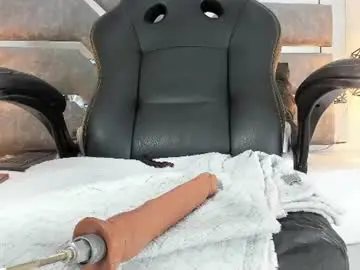 Chaturbate Live Sex Cam of slut_milf_