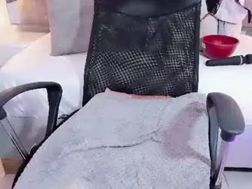 Chaturbate Live Sex Cam of slut_milf_