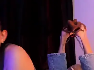 Chaturbate Watch Live Sex Cams of kimmberly_saenz_