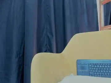 Chaturbate Live Sex Cam of alicia__kiss