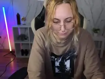 Chaturbate Free Porn Cam of holly_pollyy