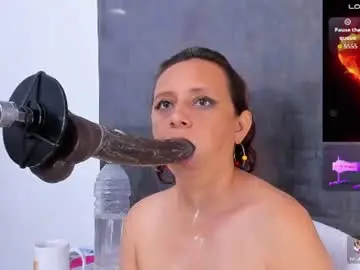 Chaturbate Live Sex of issys_milf