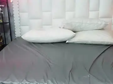 Chaturbate Live Sex of hornybarelylegalgirl