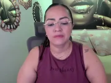 Chaturbate Live Sex Cam of marianalopez81